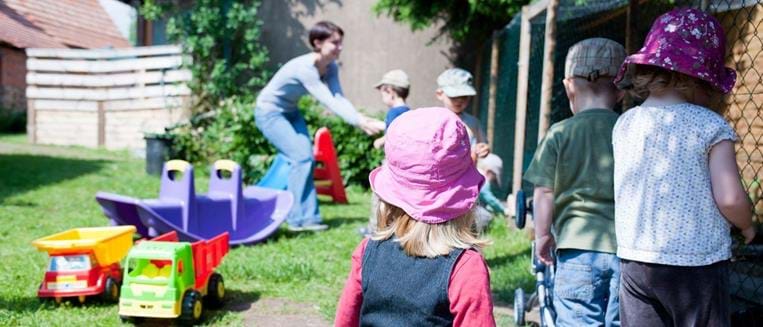 Devenir assistant maternel